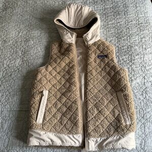 Patagonia Women’s size small - Quilted Hooded Vest (reversible!)